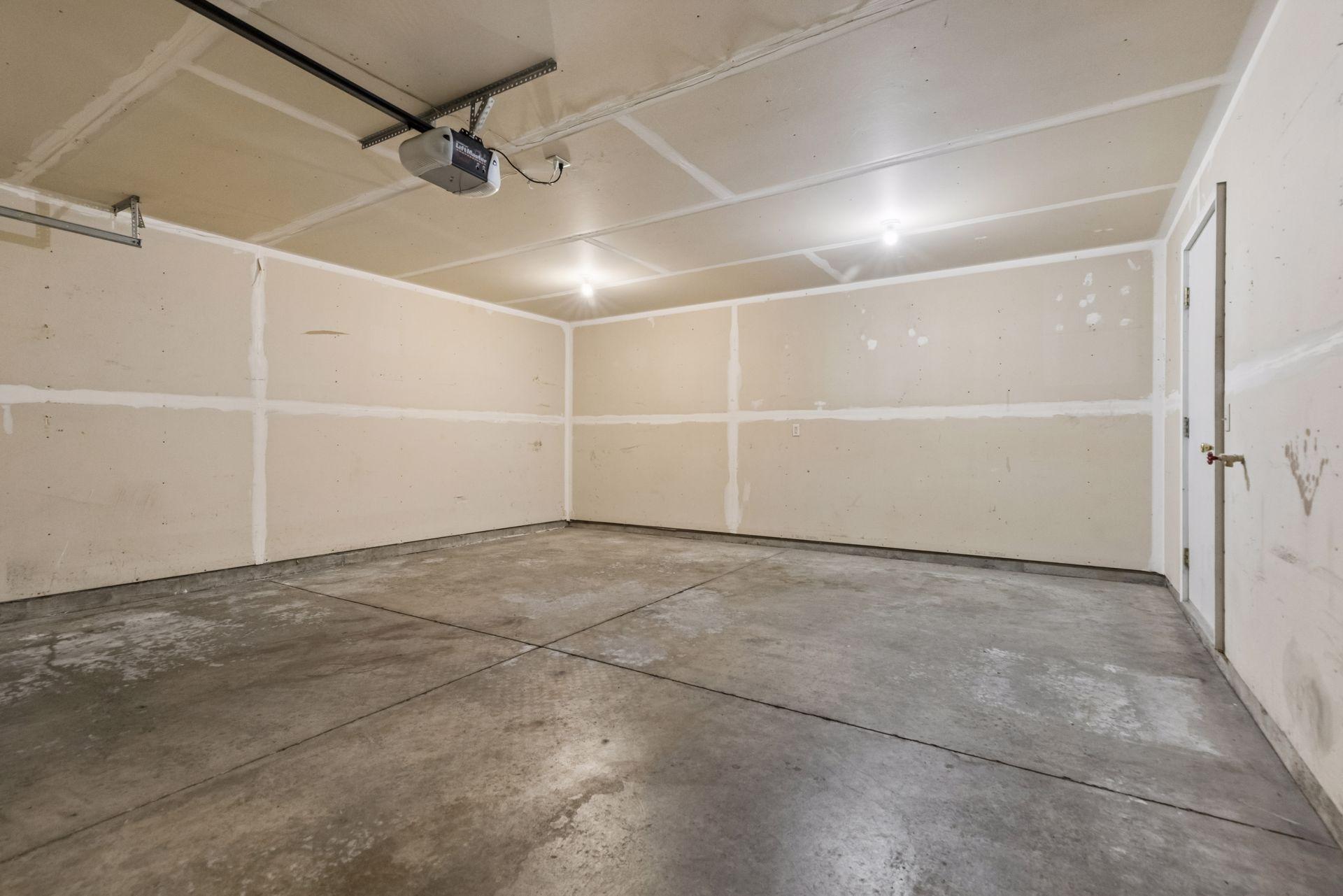 1587 County Road D East - Spacecrafting - 0028.jpg