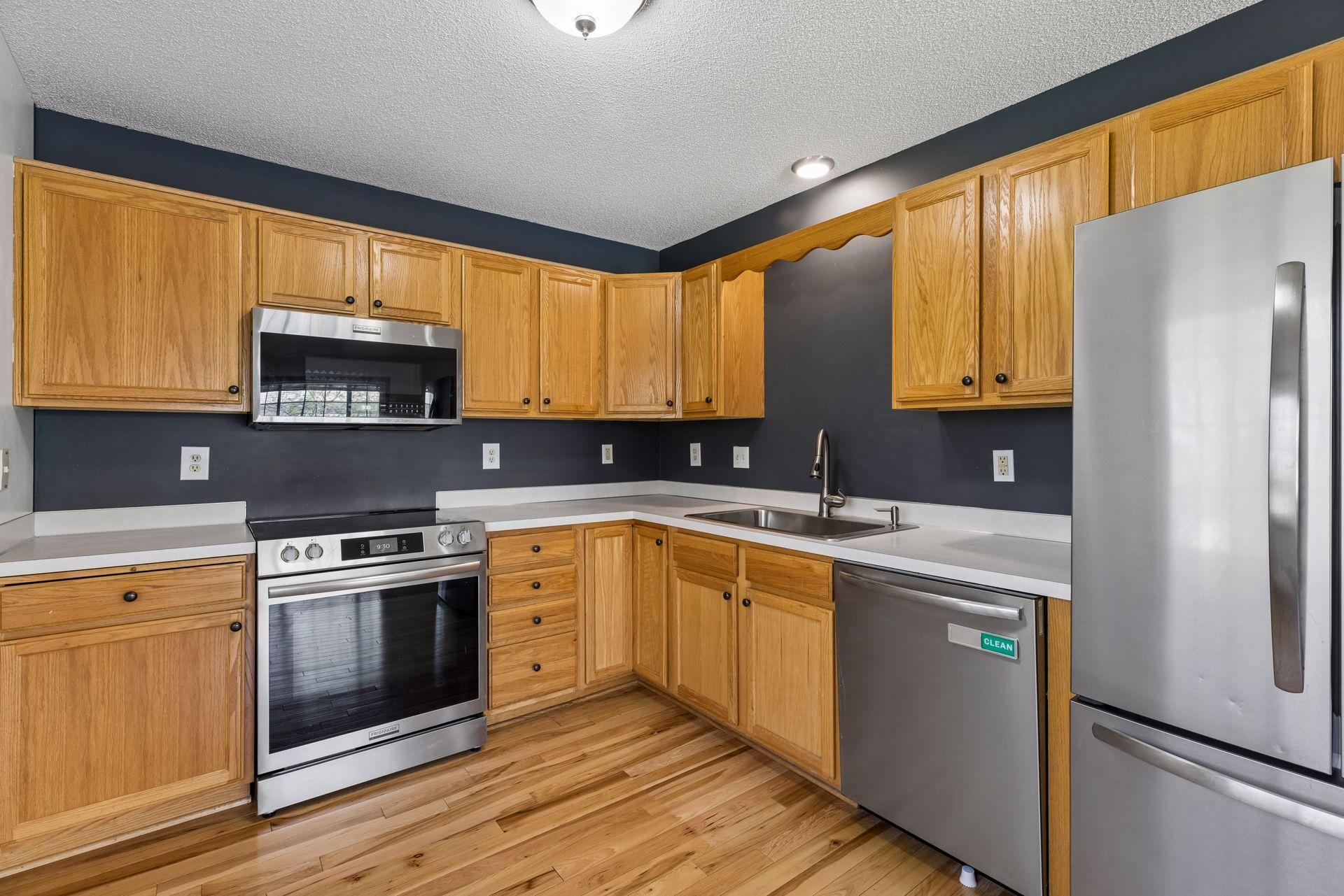 1587 County Road D East - Spacecrafting - 0014.jpg