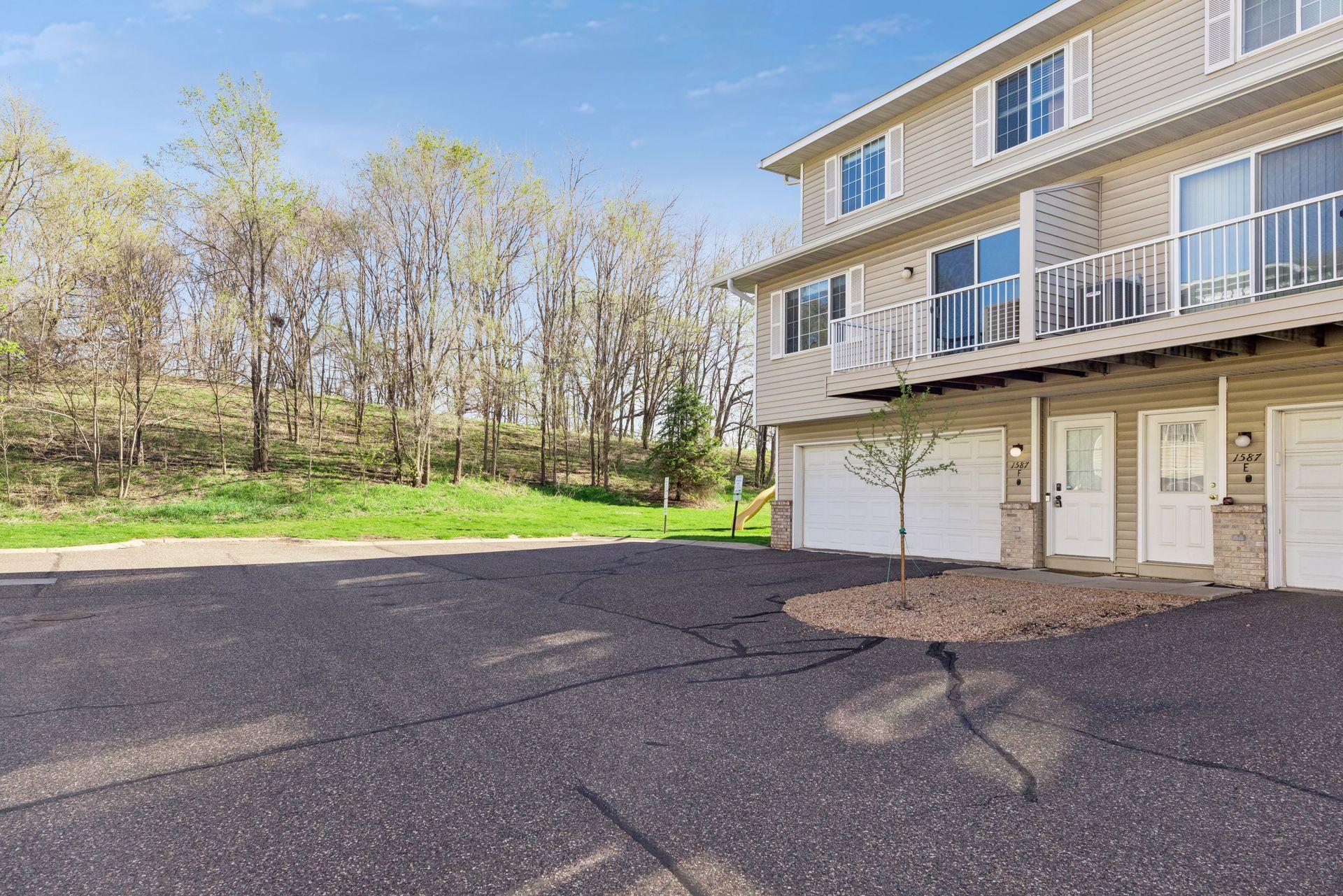 1587 County Road D East - Spacecrafting - 0003.jpg