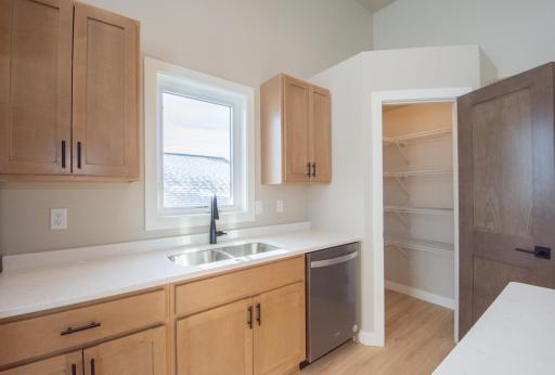 6590 68th Street S, Horace, ND 58047