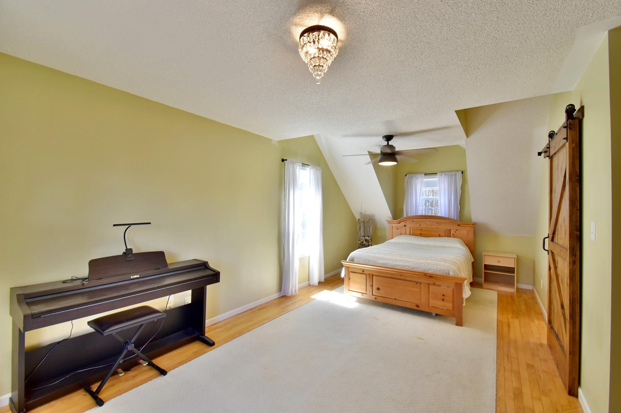 Huge Primary Bedroom!