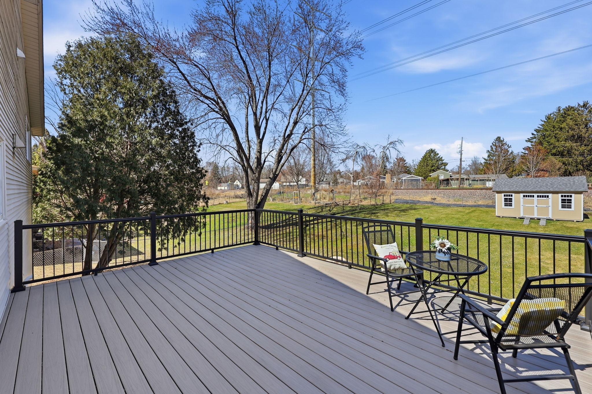 Great deck area to enjoy!