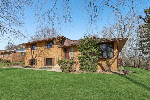 2526 Bittersweet Lane, Saint Paul, MN 55109