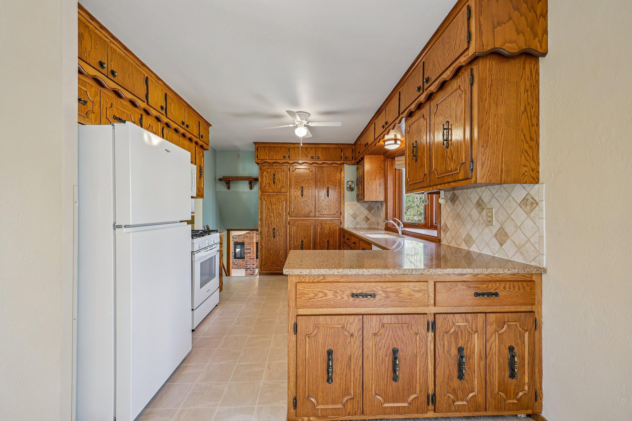 14-web-or-mls-Bittersweet Ln-S1704-012.jpg