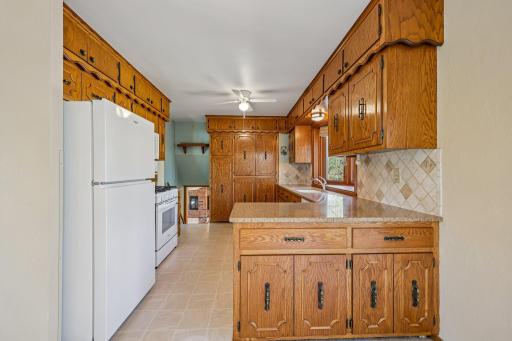 14-web-or-mls-Bittersweet Ln-S1704-012.jpg