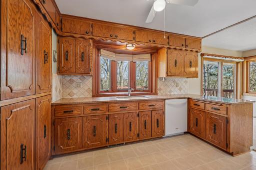 16-web-or-mls-Bittersweet Ln-S1704-014.jpg
