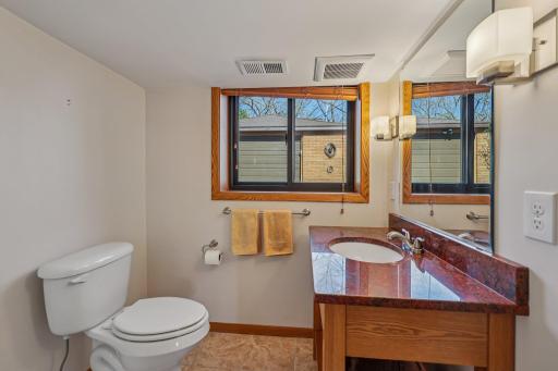 19-web-or-mls-Bittersweet Ln-S1704-017.jpg