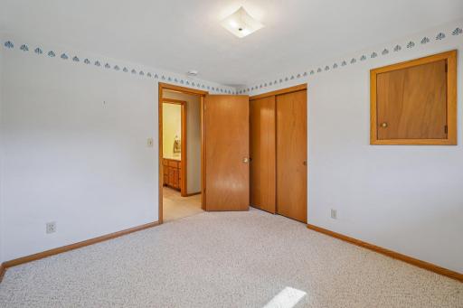 21-web-or-mls-Bittersweet Ln-S1704-019.jpg