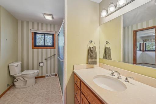 22-web-or-mls-Bittersweet Ln-S1704-020.jpg