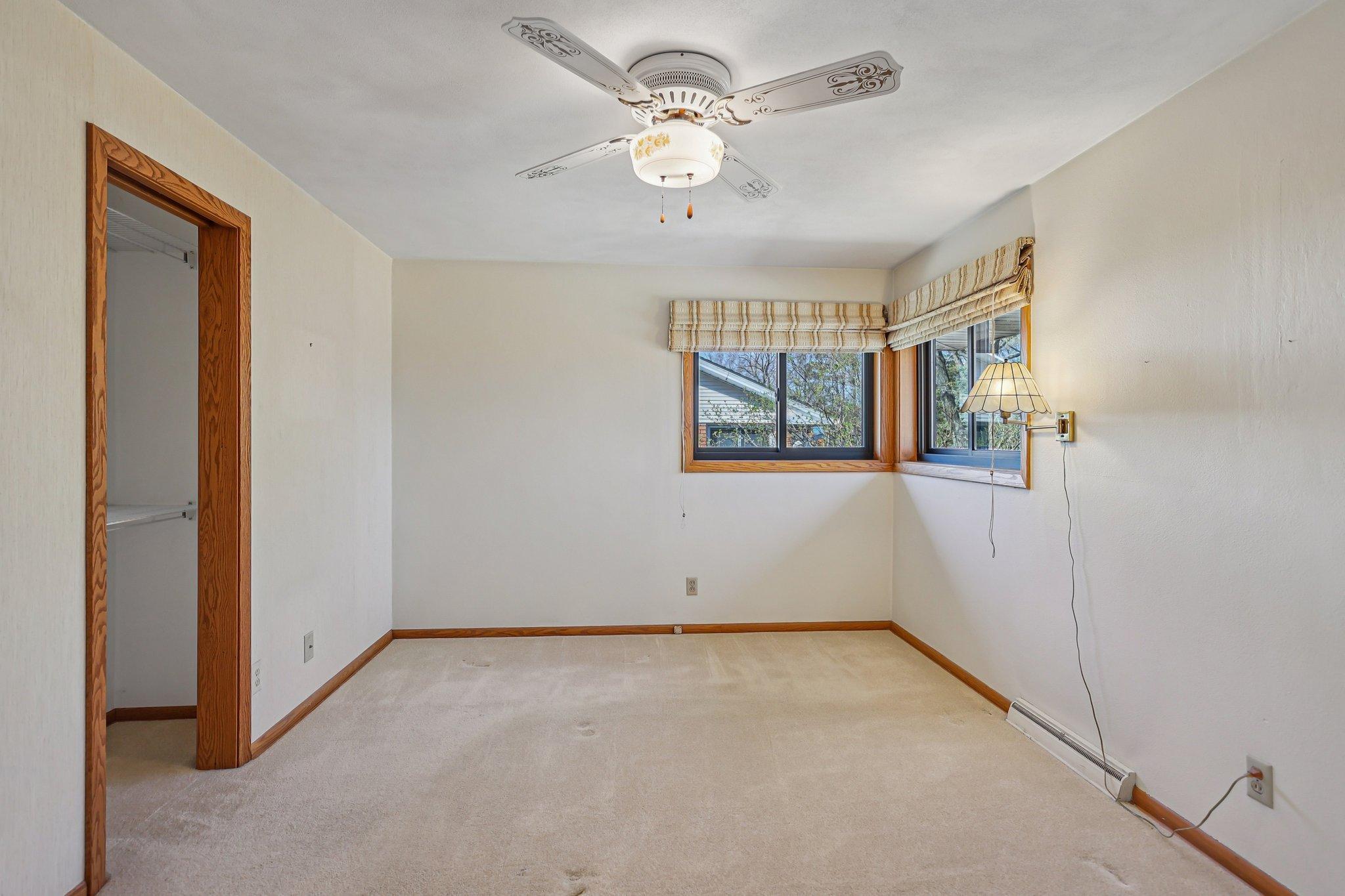 24-web-or-mls-Bittersweet Ln-S1704-022.jpg