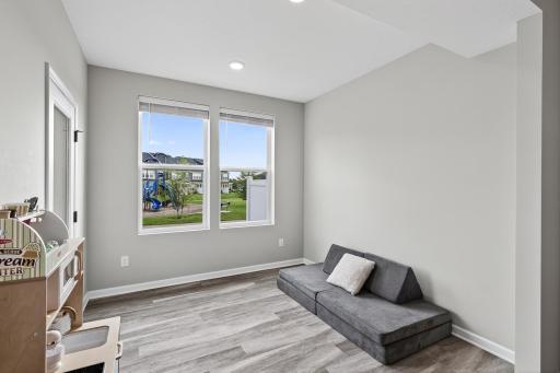 Great flex space on main level