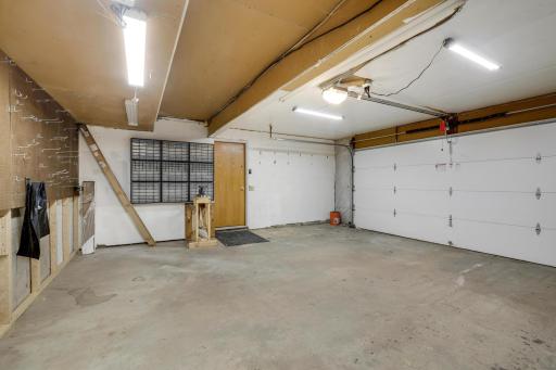 2305 E 122nd Street, Burnsville, MN 55337