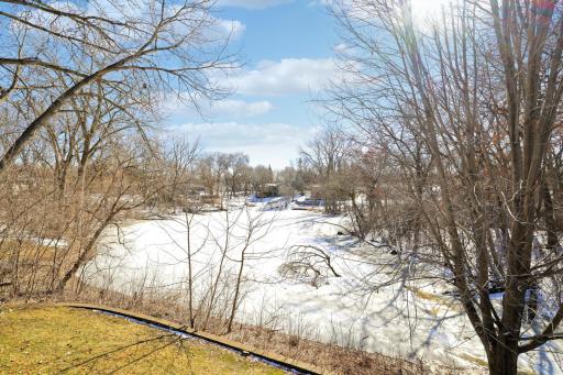 2305 E 122nd Street, Burnsville, MN 55337
