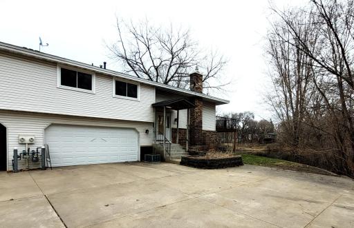 2305 E 122nd Street, Burnsville, MN 55337