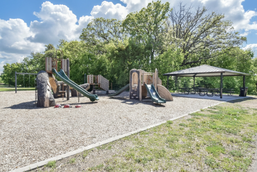 311 Rum River Way, Anoka, MN 55303