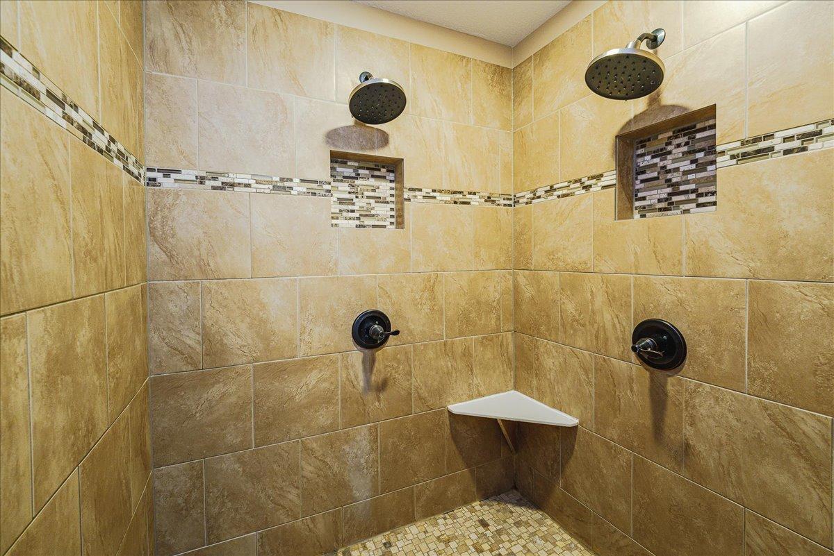 22-Primary Bathroom.jpg