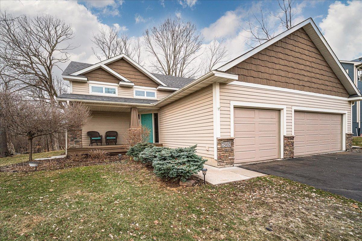 01-Exterior Front.jpg