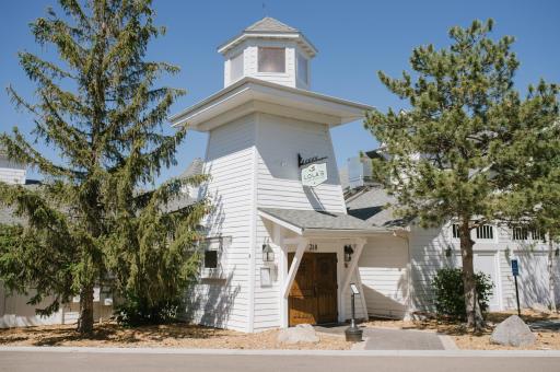 215 Huntington Drive, Waconia, MN 55387