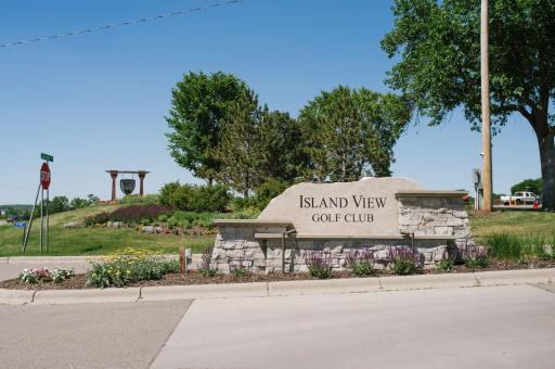 215 Huntington Drive, Waconia, MN 55387
