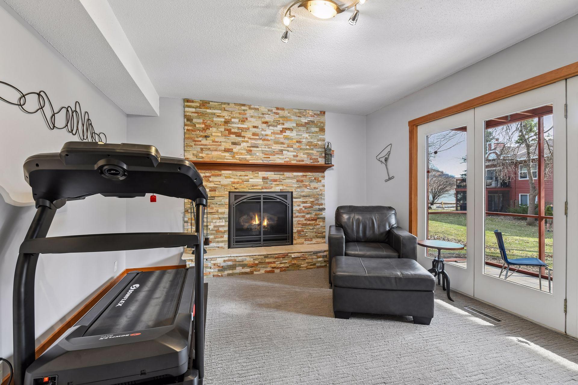 3433 Saint Louis Avenue - Spacecrafting - 0028.jpg