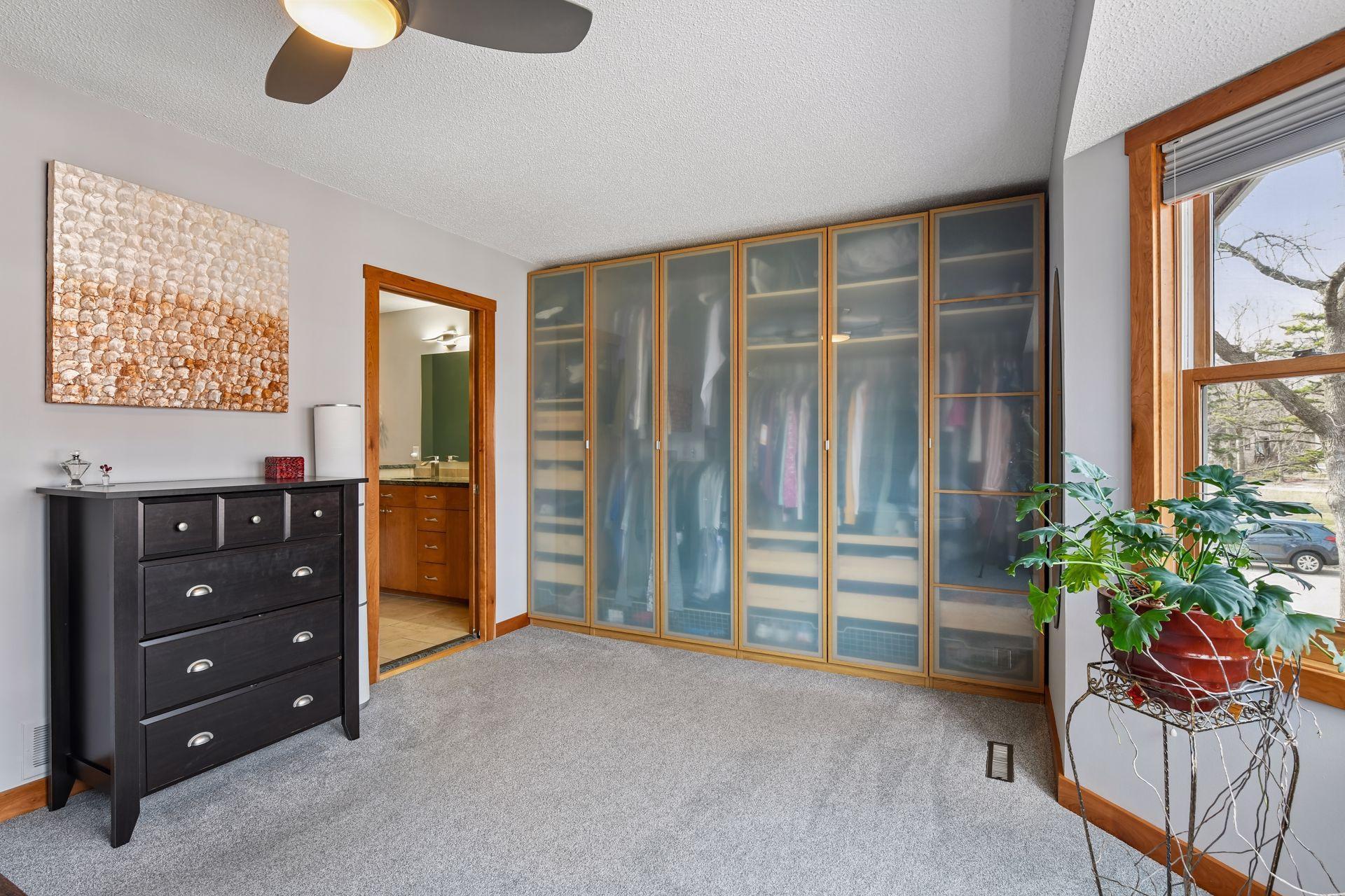 3433 Saint Louis Avenue - Spacecrafting - 0020.jpg