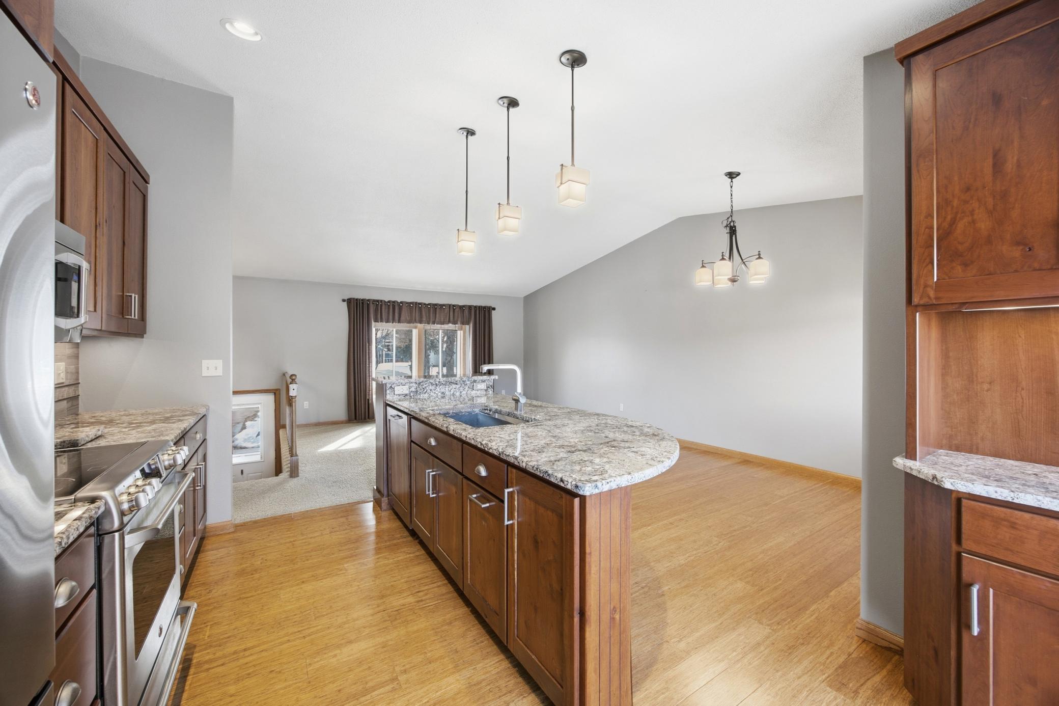 Kitchen Island w/ Granite Counter