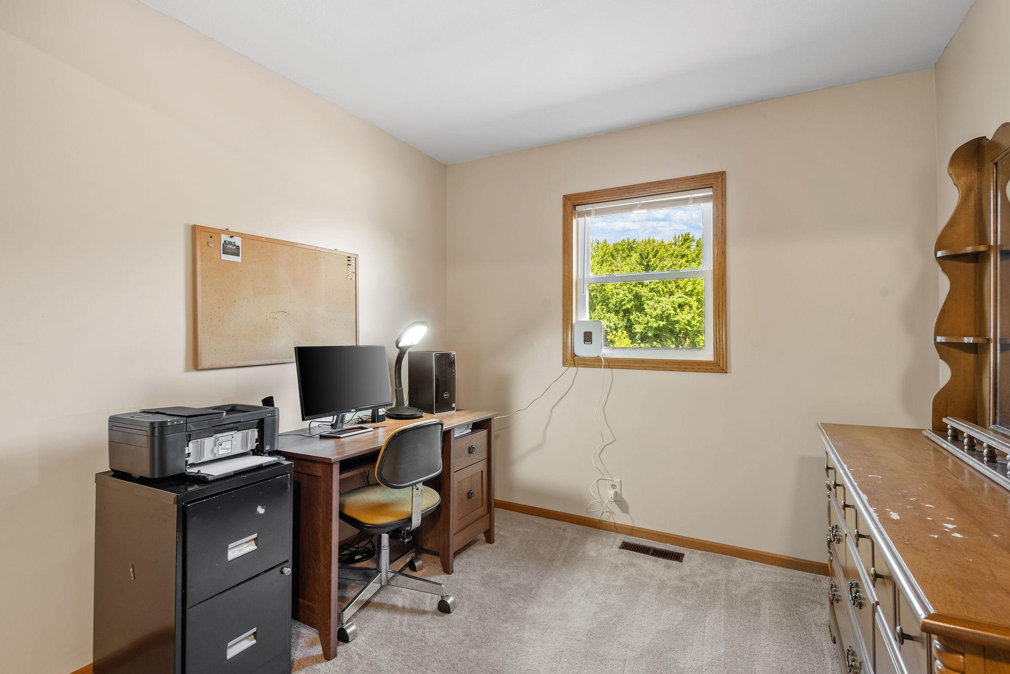 41-web-or-mls-11520 120th St N-41.jpg