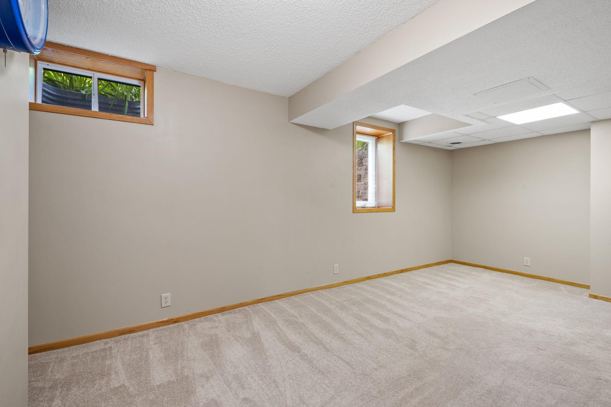 53-web-or-mls-11520 120th St N-53.jpg