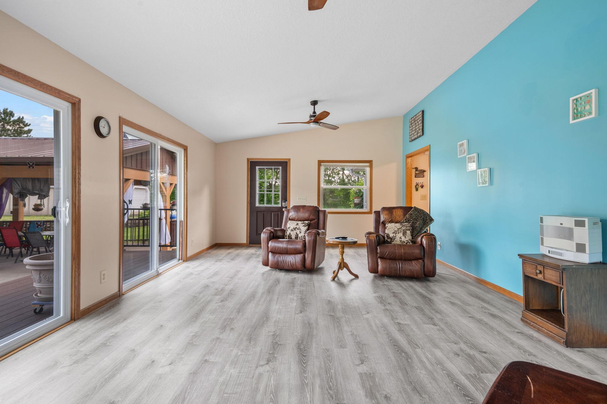 31-web-or-mls-11520 120th St N-31.jpg