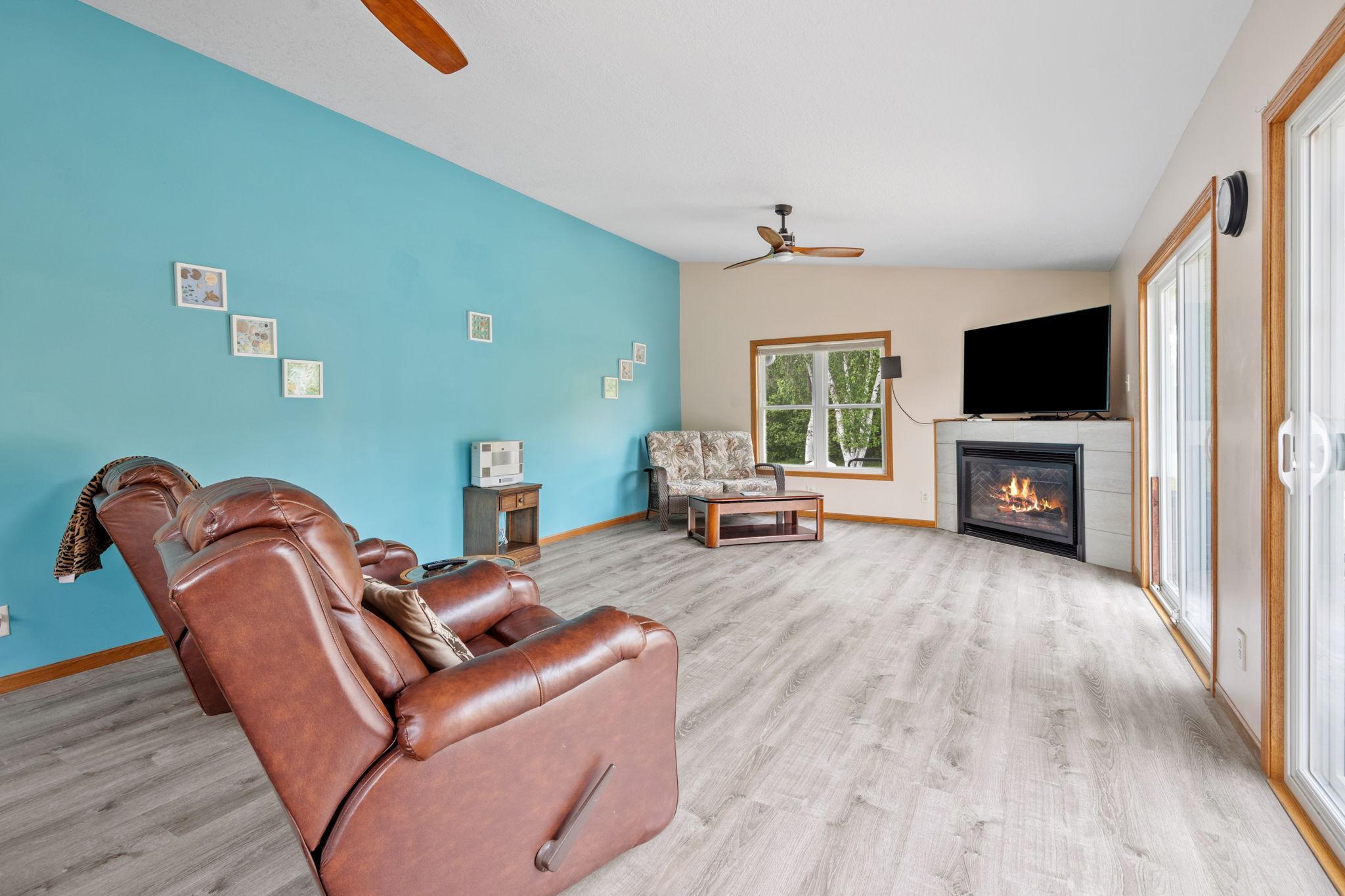 28-web-or-mls-11520 120th St N-28.jpg