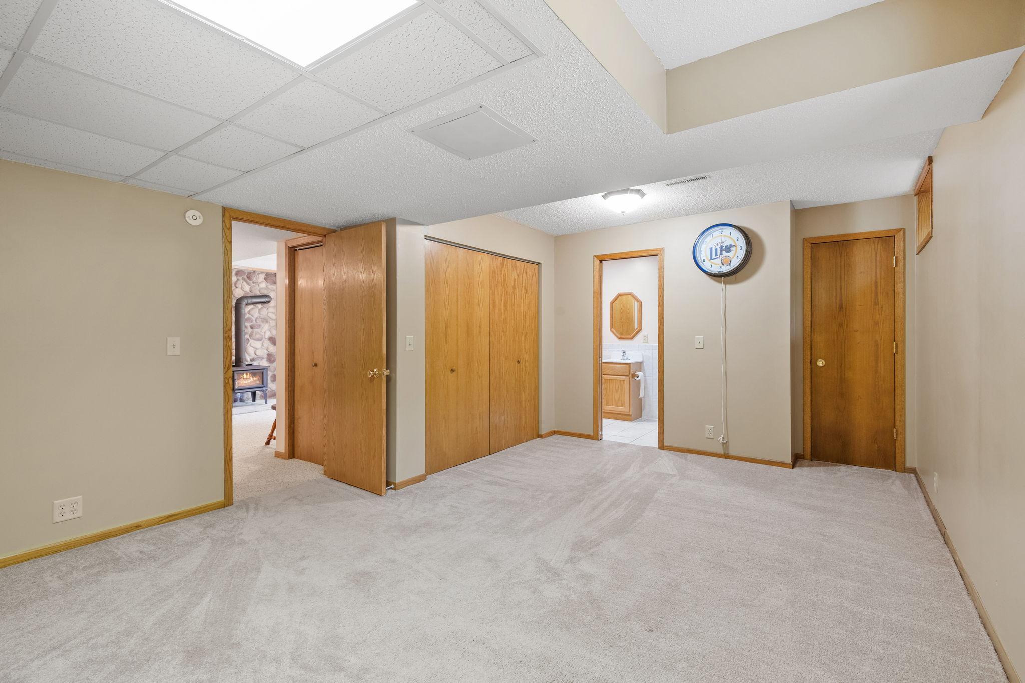 51-web-or-mls-11520 120th St N-51.jpg