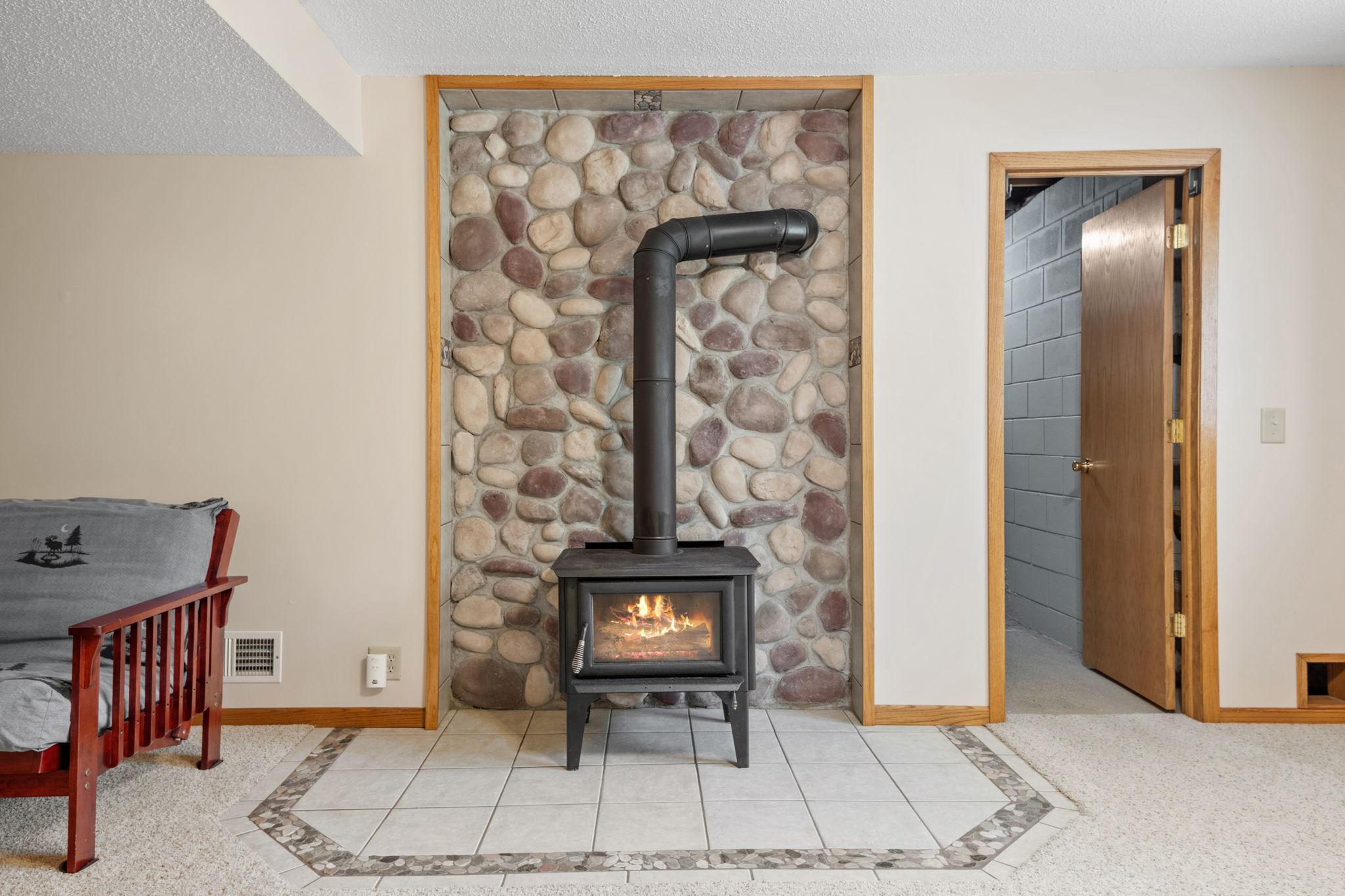 48-web-or-mls-11520 120th St N-48.jpg