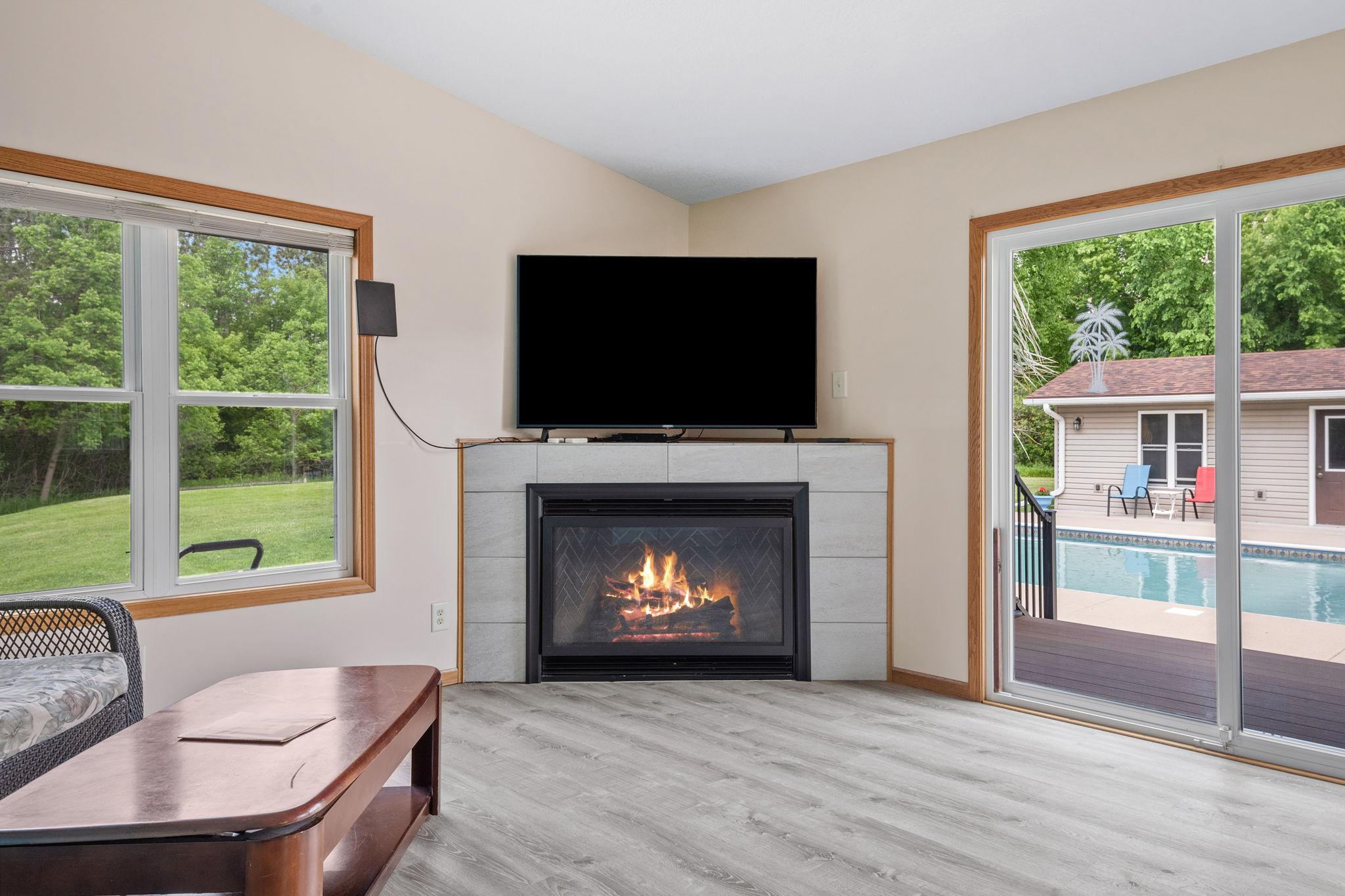 29-web-or-mls-11520 120th St N-29.jpg