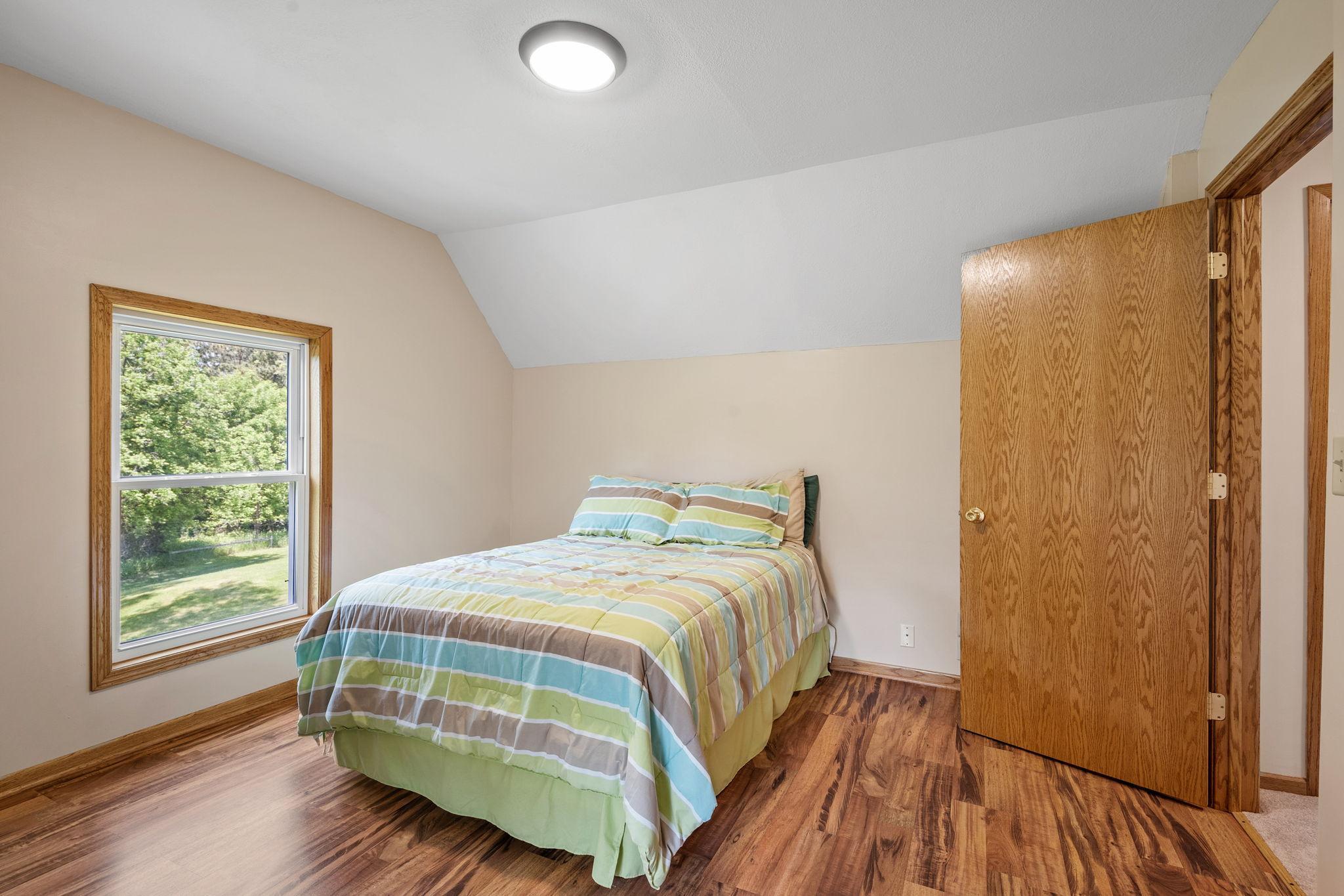 43-web-or-mls-11520 120th St N-43.jpg