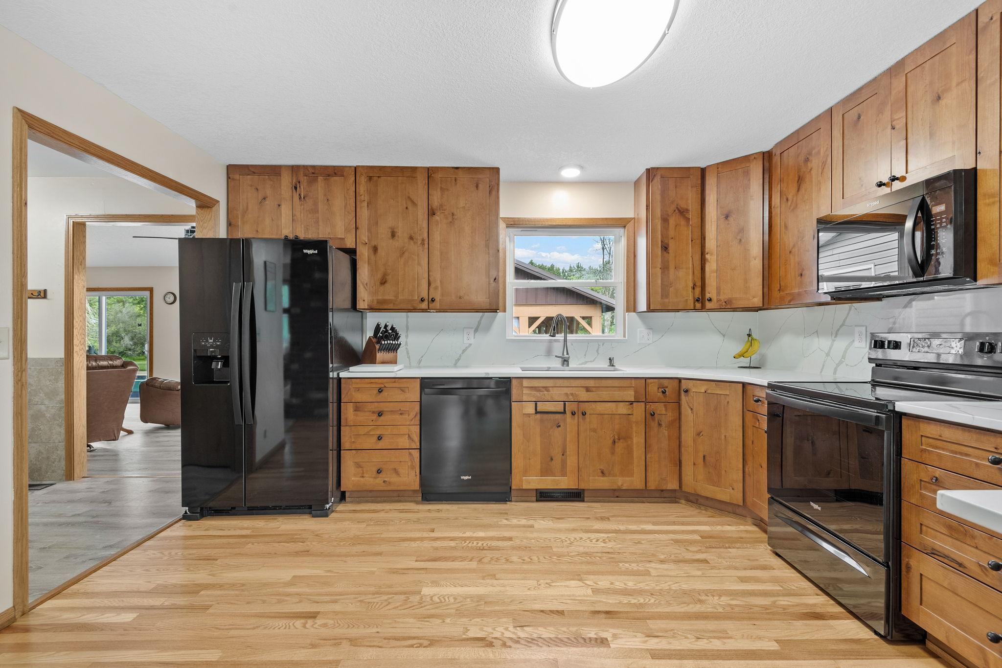 25-web-or-mls-11520 120th St N-25.jpg