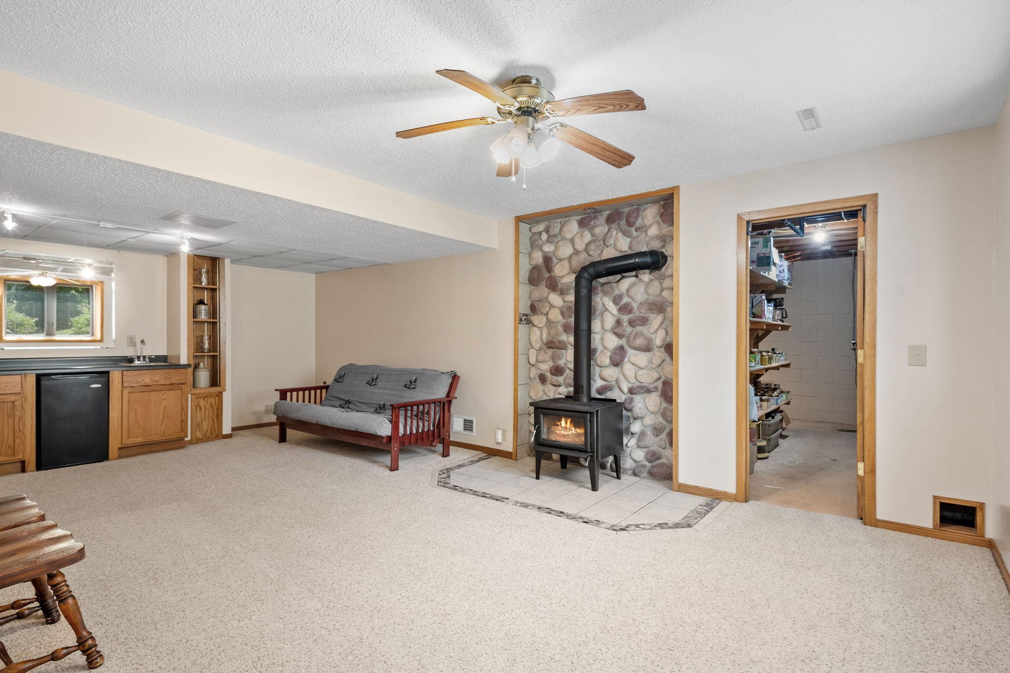 47-web-or-mls-11520 120th St N-47.jpg