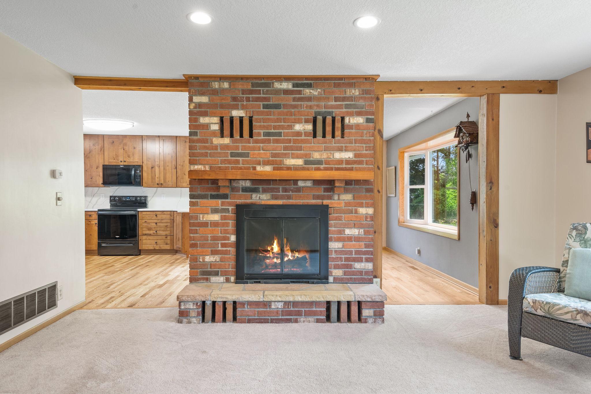 21-web-or-mls-11520 120th St N-21.jpg