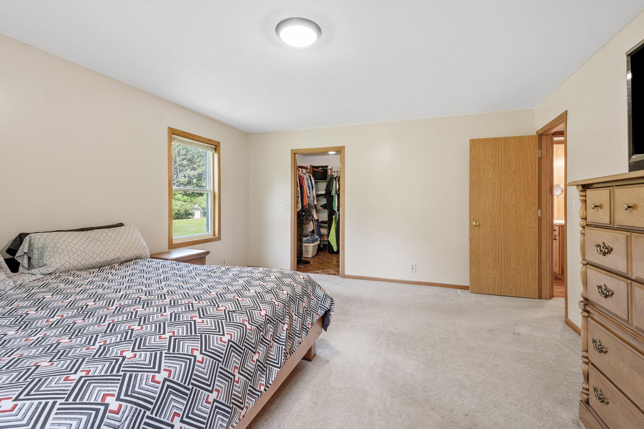 35-web-or-mls-11520 120th St N-35.jpg