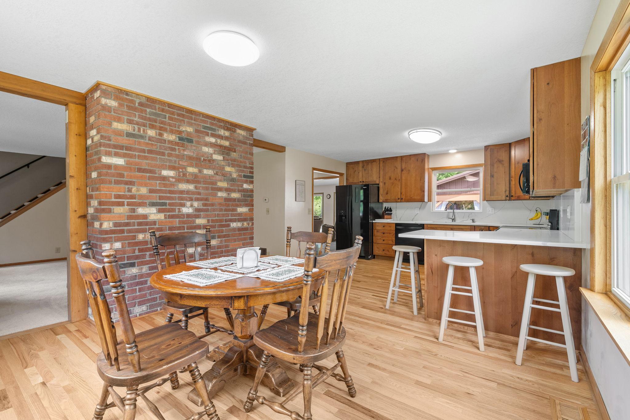 24-web-or-mls-11520 120th St N-24.jpg