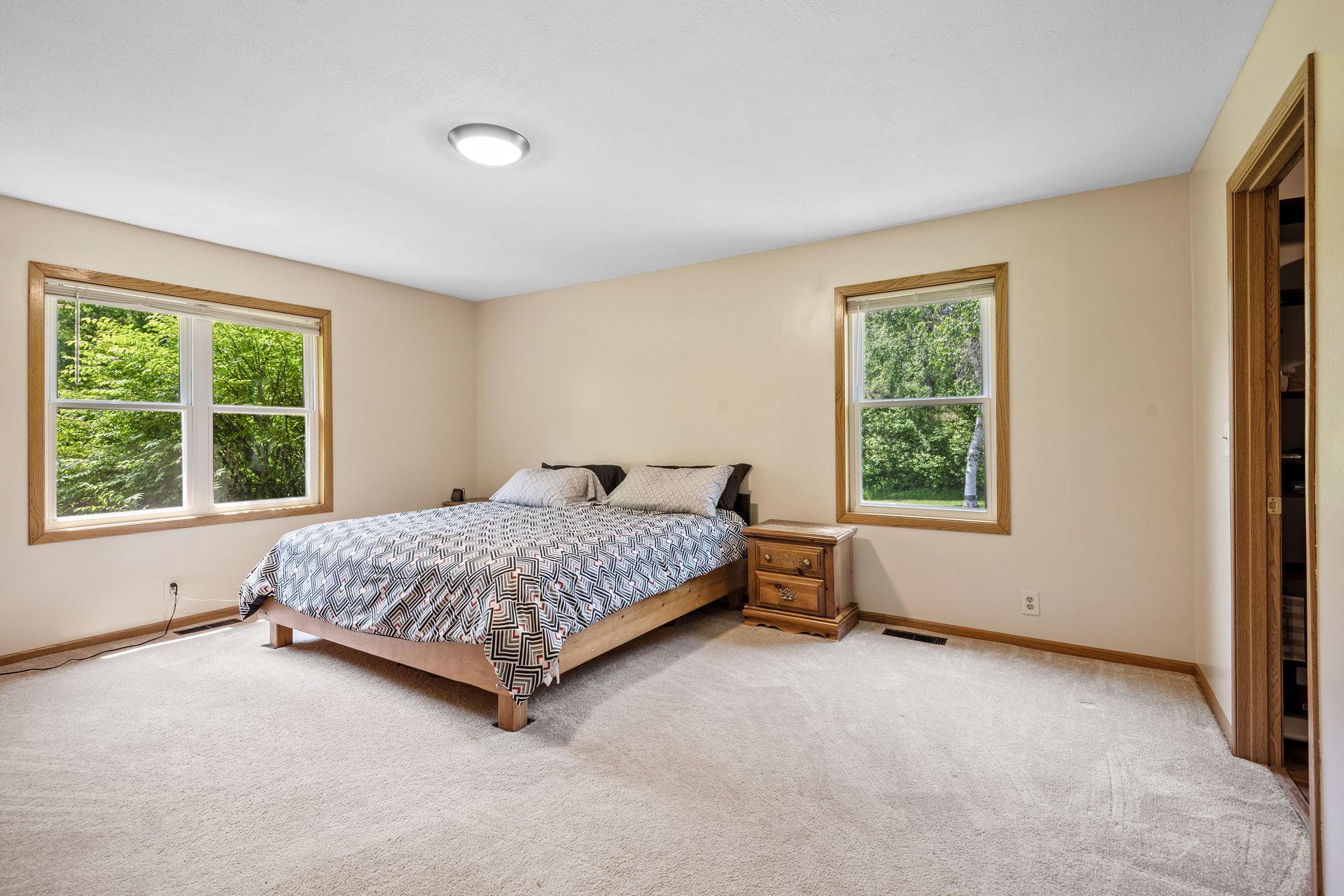 34-web-or-mls-11520 120th St N-34.jpg