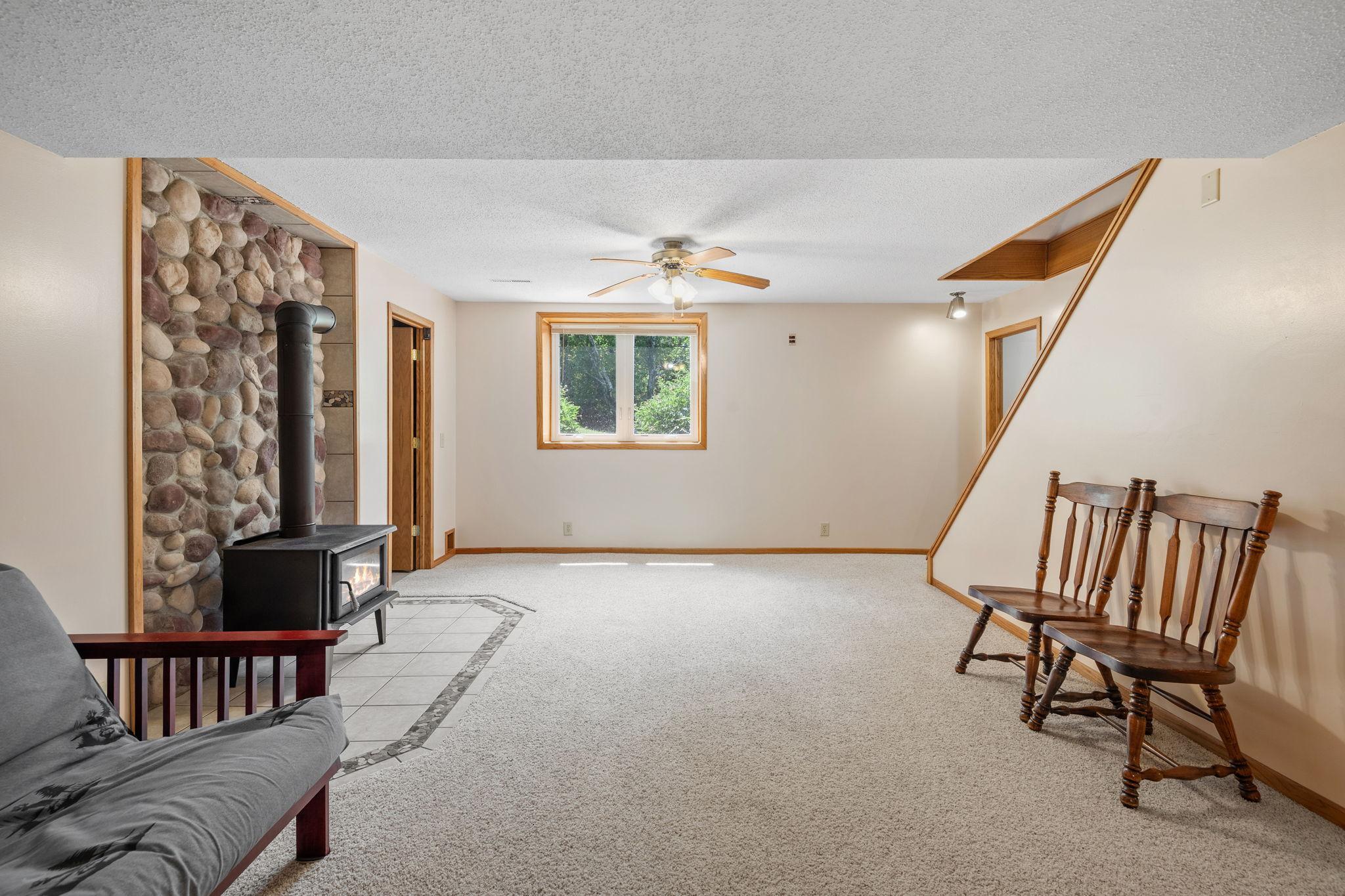 50-web-or-mls-11520 120th St N-50.jpg