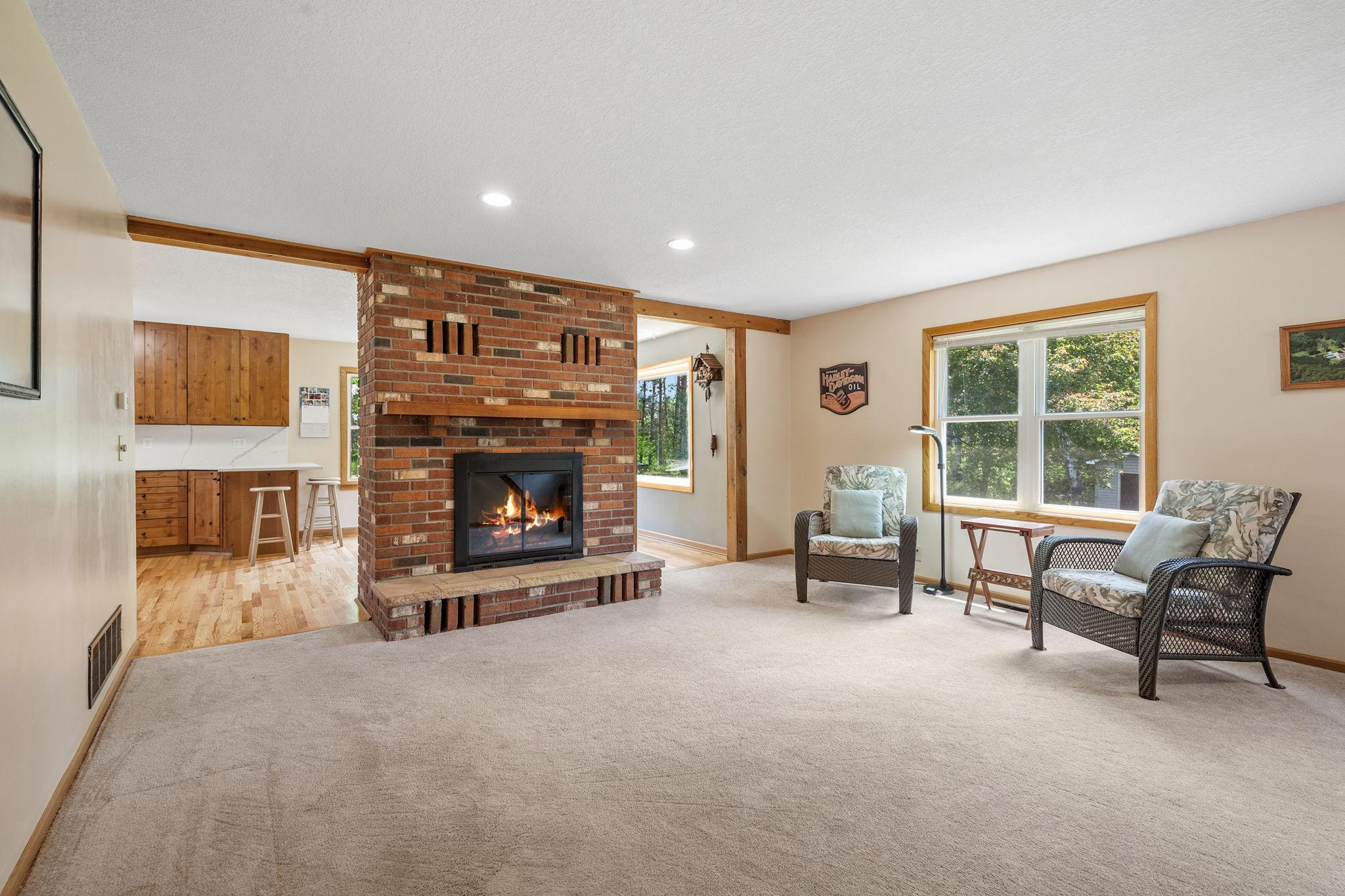 20-web-or-mls-11520 120th St N-20.jpg