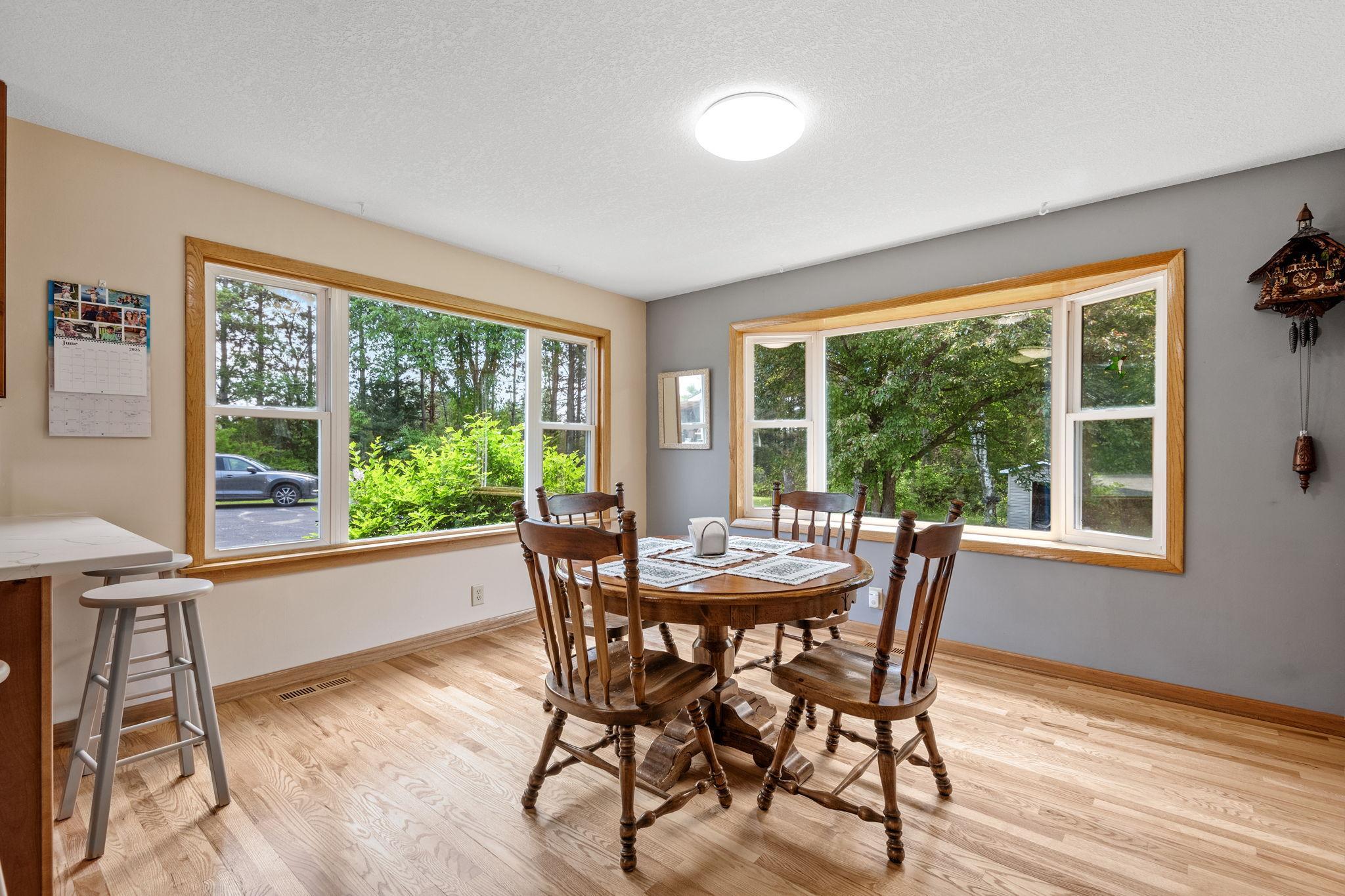 23-web-or-mls-11520 120th St N-23.jpg