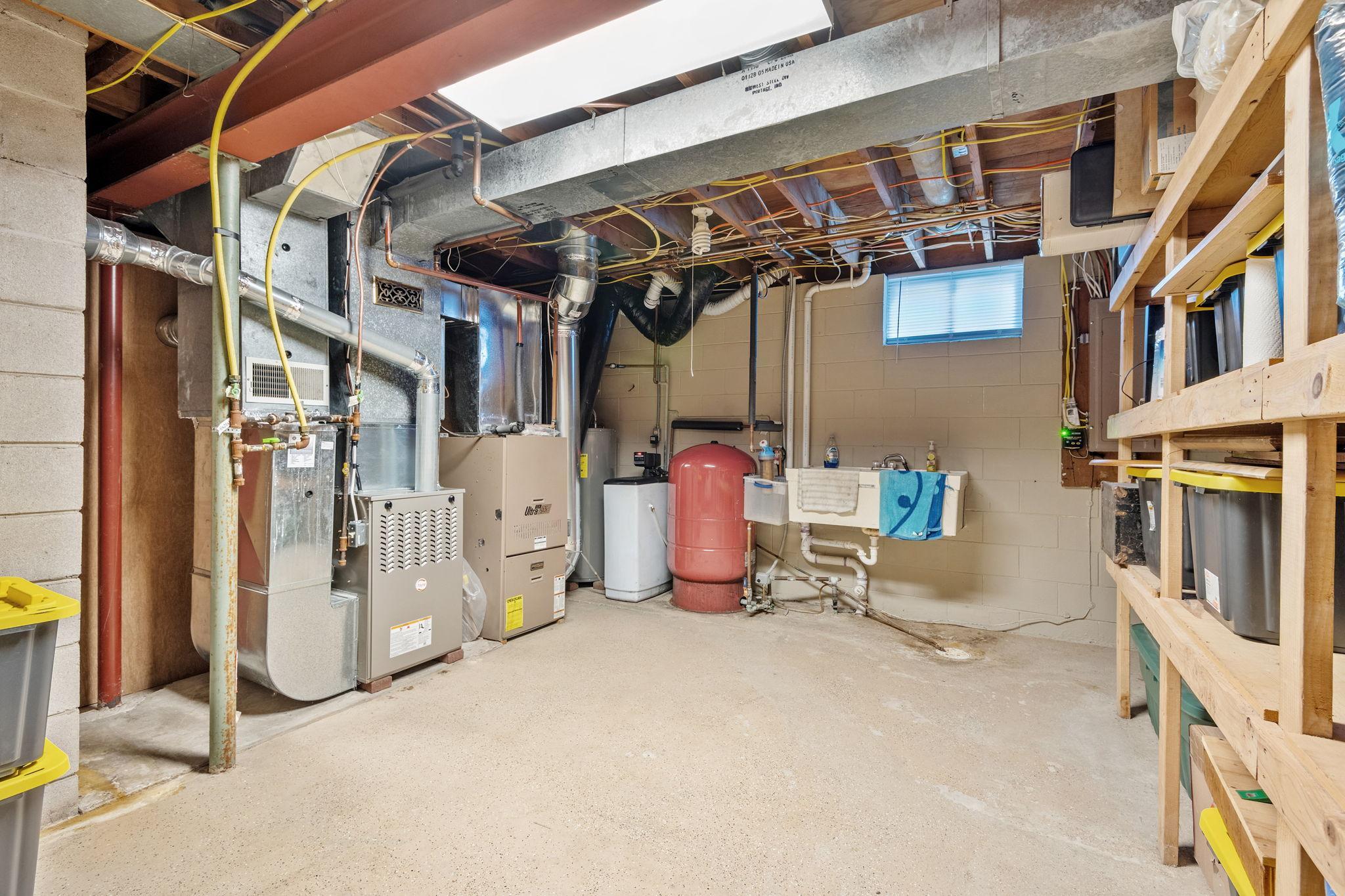 57-web-or-mls-11520 120th St N-57.jpg