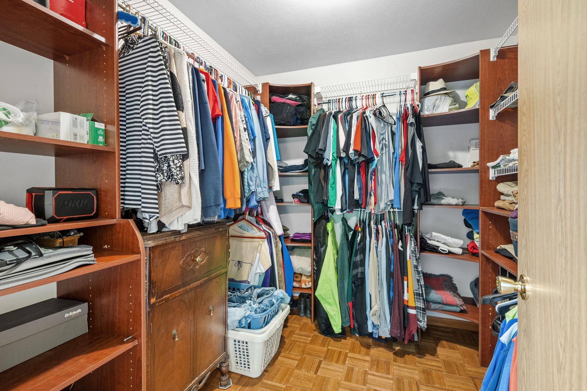 36-web-or-mls-11520 120th St N-36.jpg