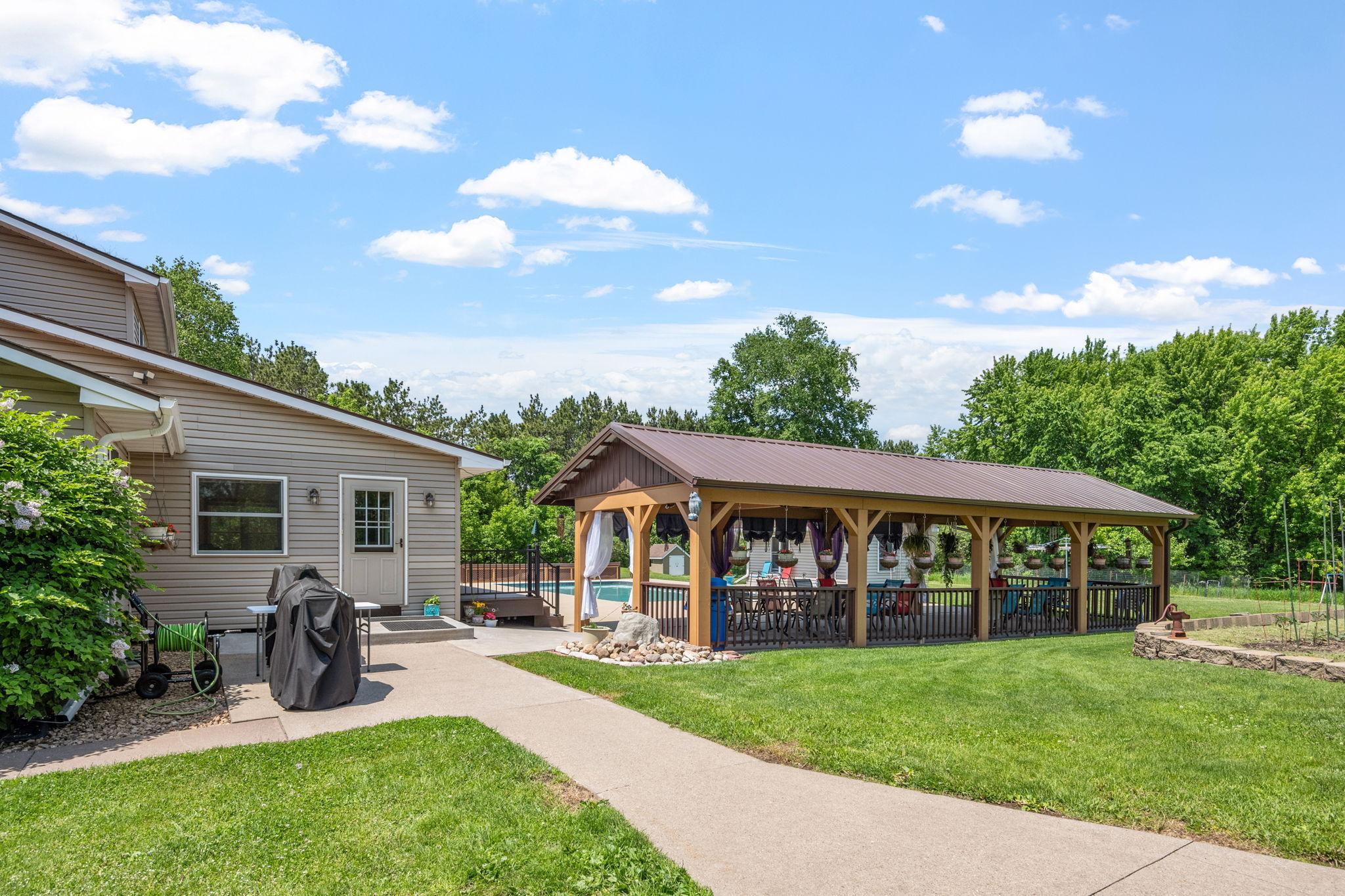 4-web-or-mls-11520 120th St N-4.jpg