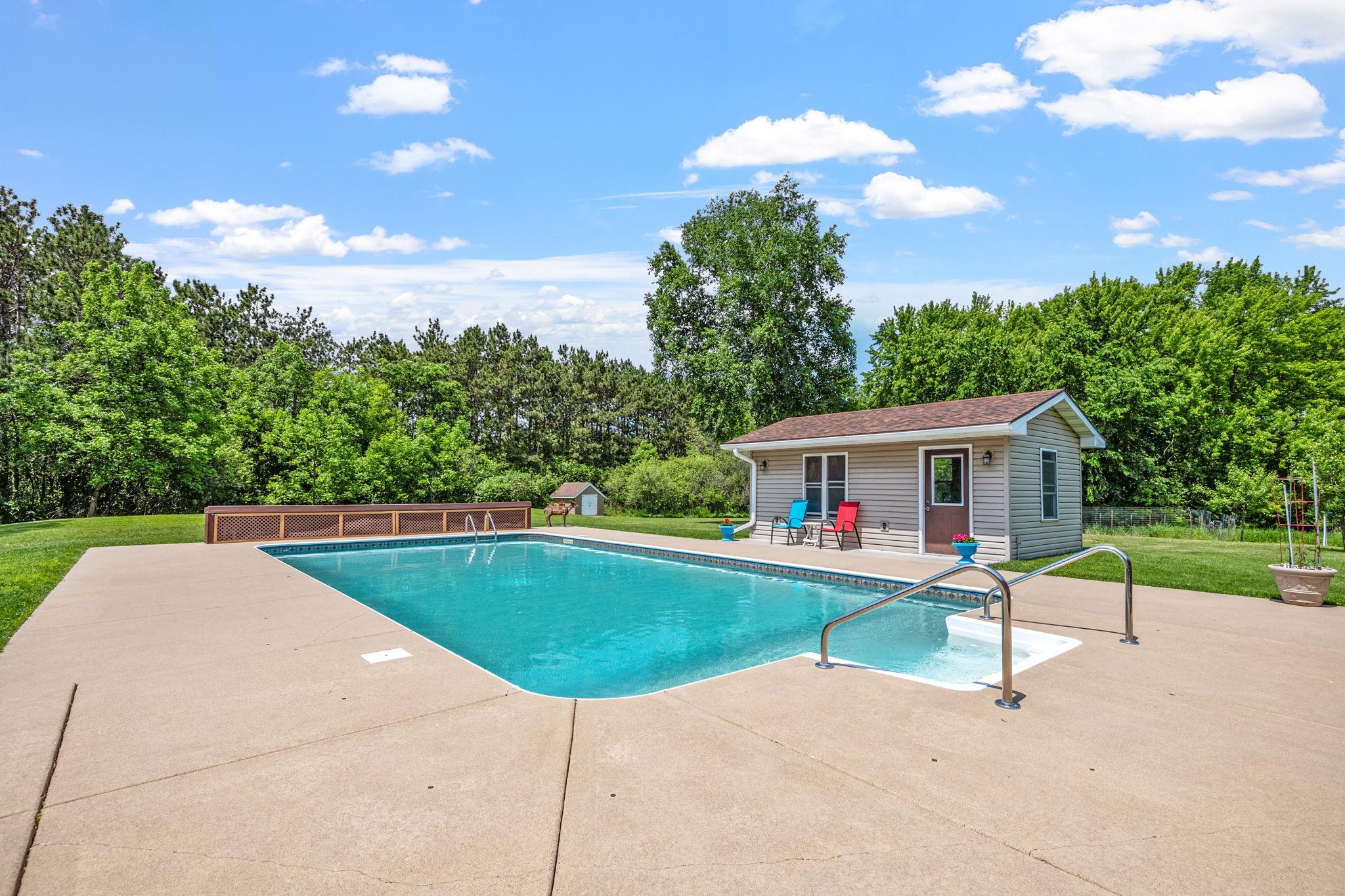10-web-or-mls-11520 120th St N-10.jpg