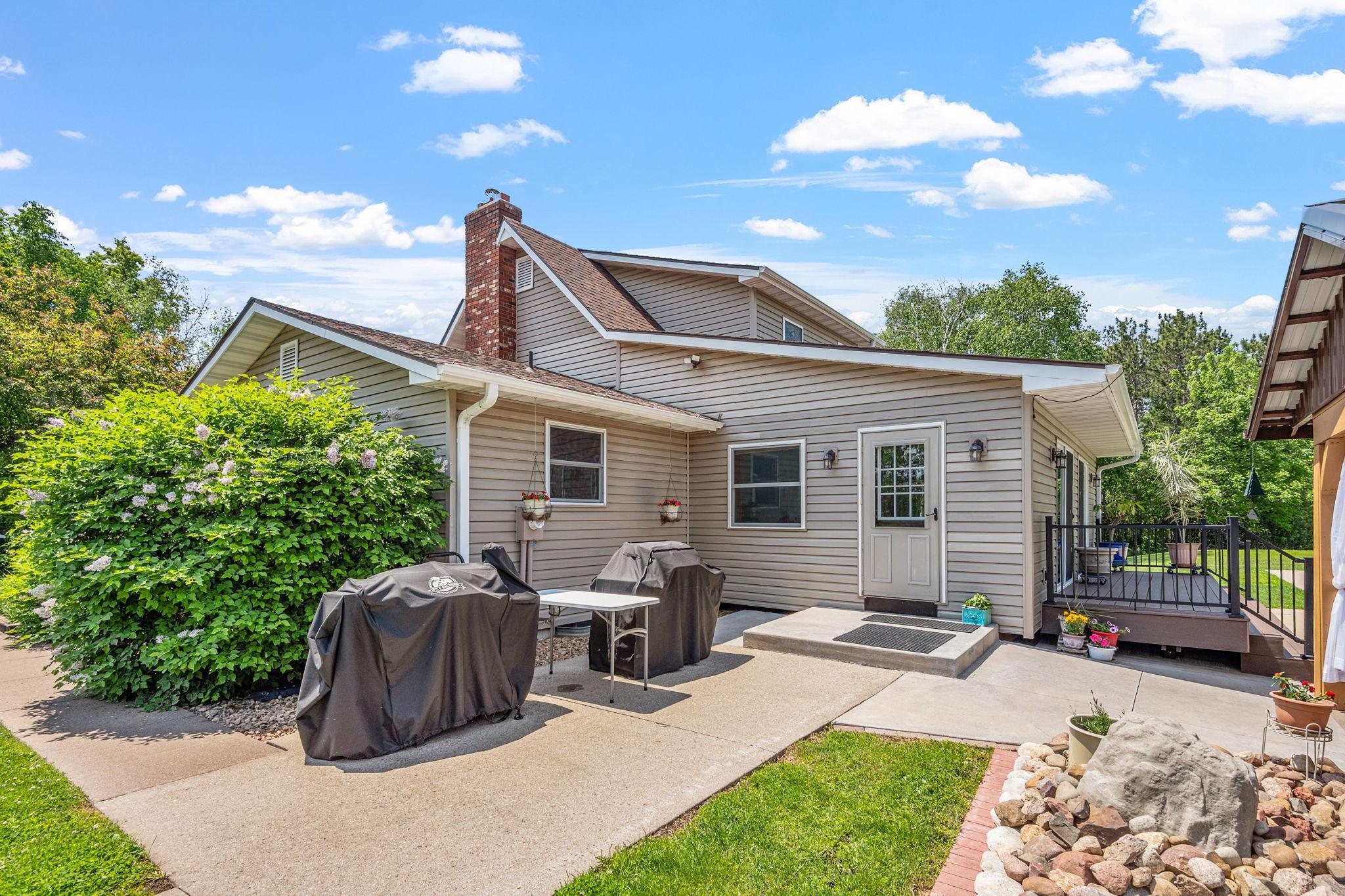 5-web-or-mls-11520 120th St N-5.jpg