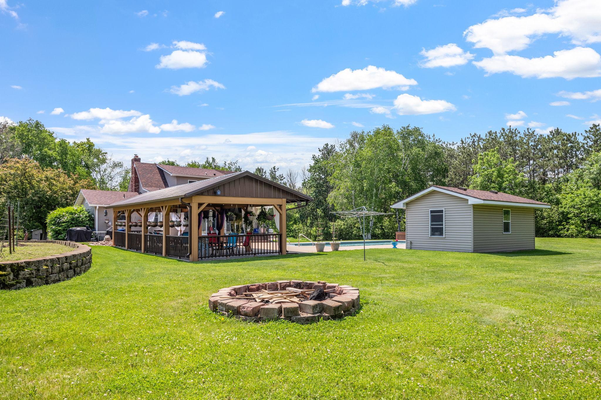 17-web-or-mls-11520 120th St N-17.jpg