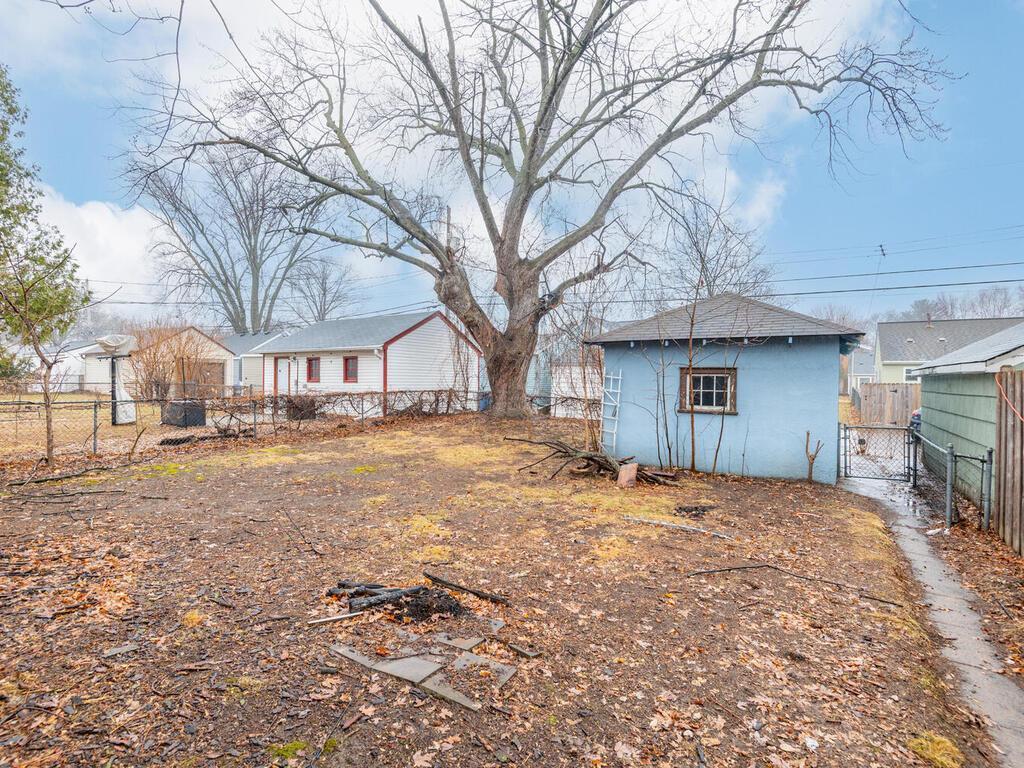 great backyard space.jpg